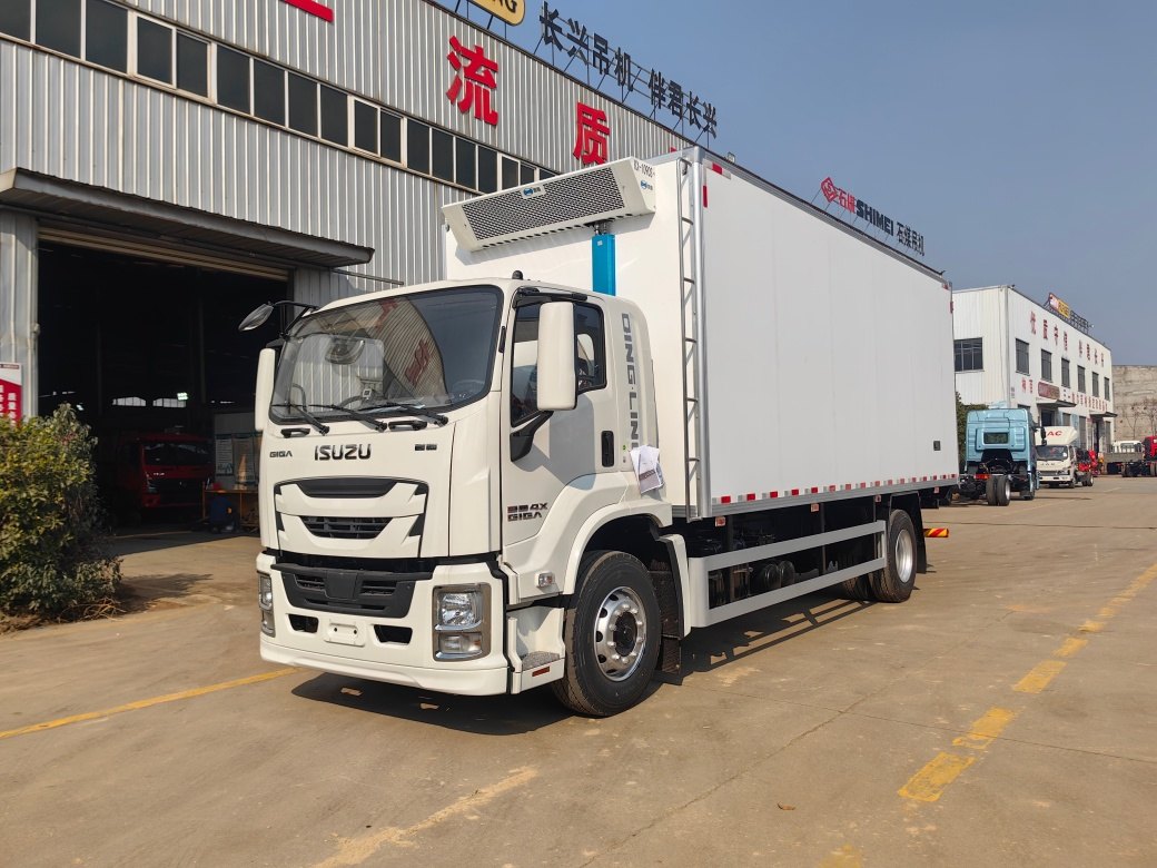 Isuzu refrigerated truck Isuzu reefer truck