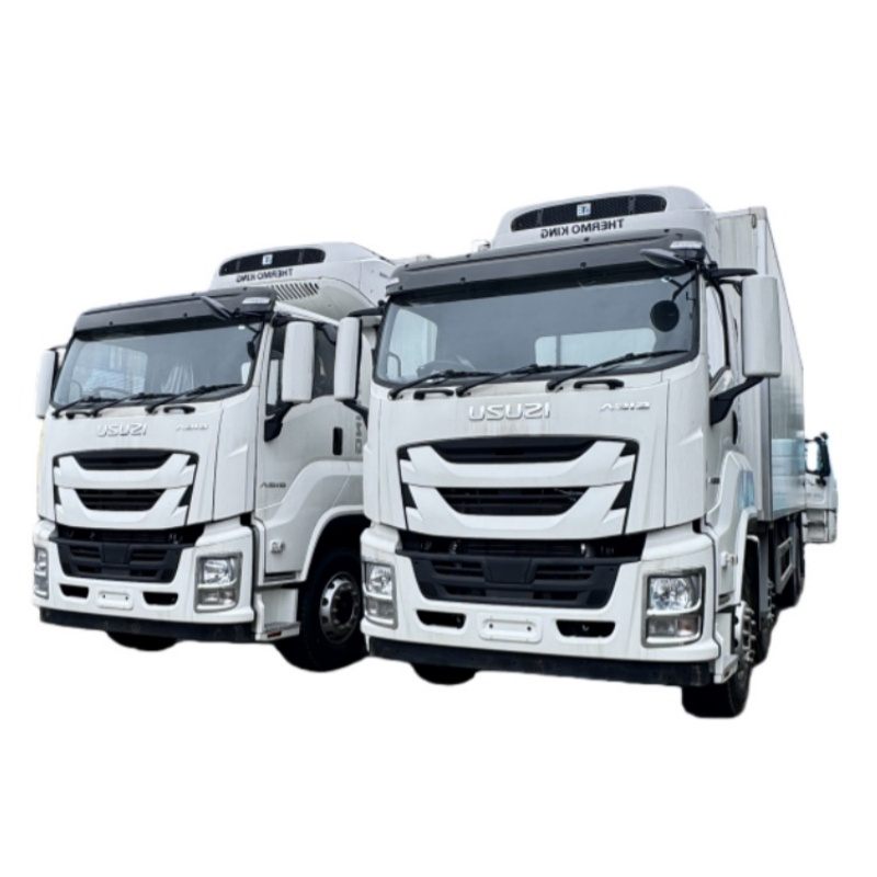 Isuzu 8x4 diesel refrigerated truck