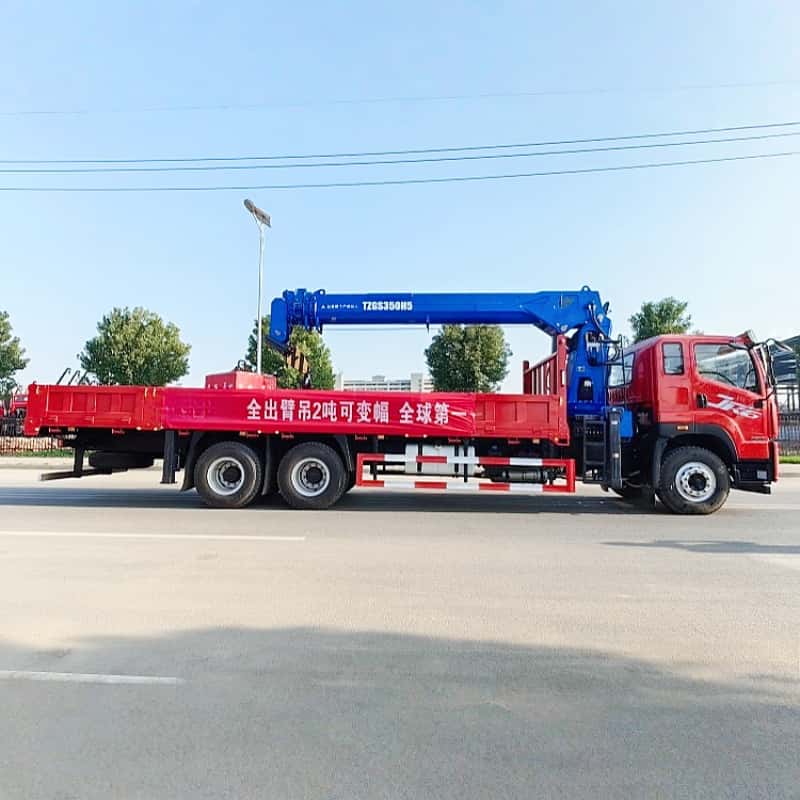 FAW  Heavy Duty Crane Truck with XCMG 14-Ton Stiff Boom Crane