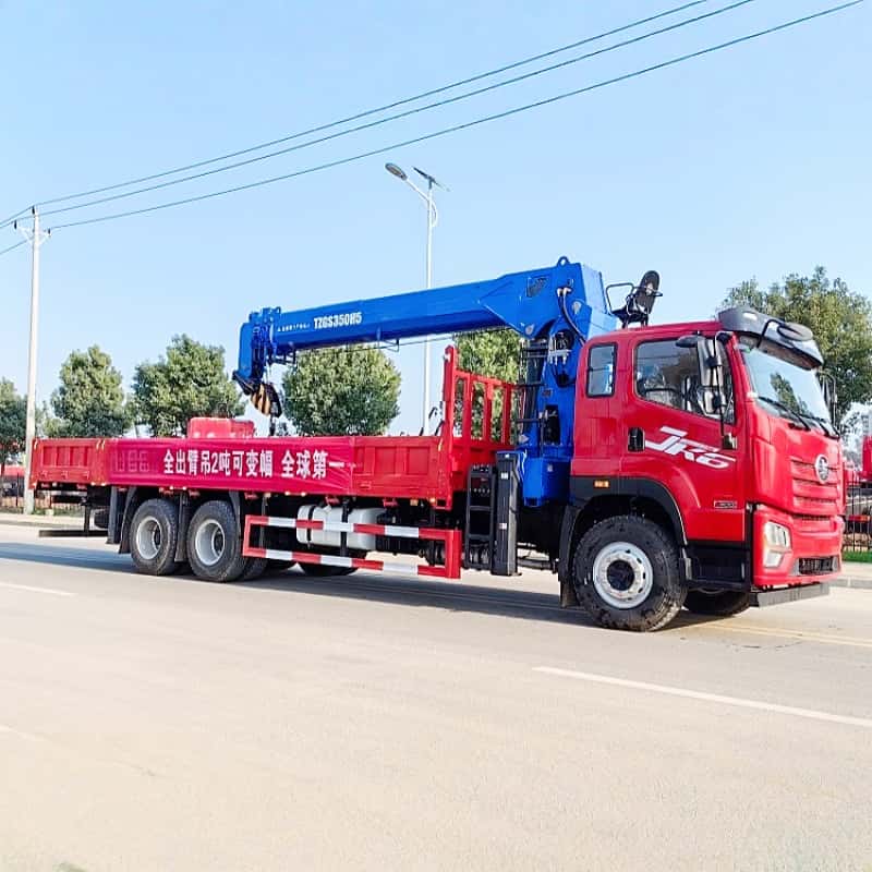 FAW  Heavy Duty Crane Truck with XCMG 14-Ton Stiff Boom Crane