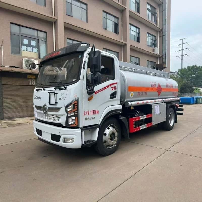 DFL 10000L oil tank truck