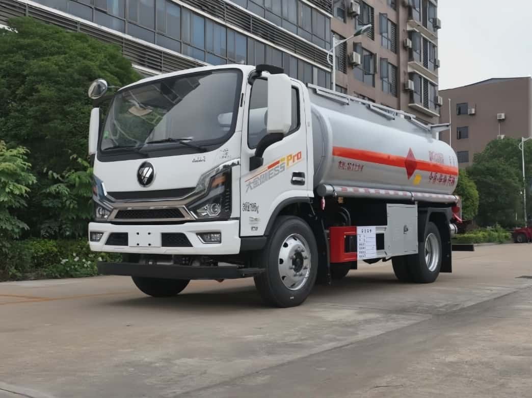 Oil Transport Vehicle Oil Transport Vehicle