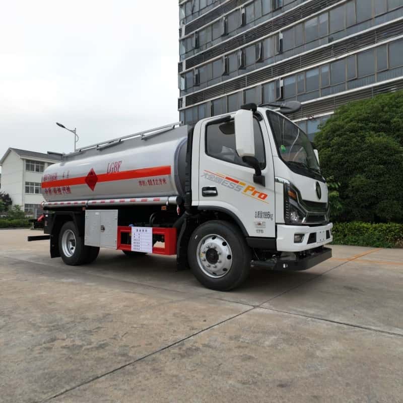 Foton 10000L oil tank truck