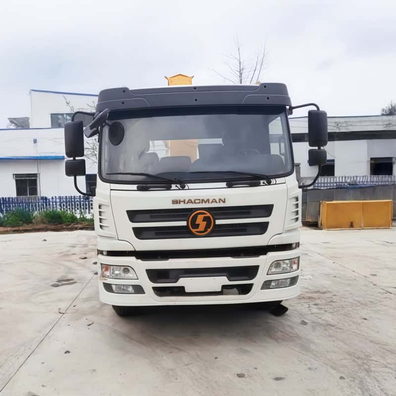 Shacman Single-axle 8-ton Truck-mounted Crane with XCMG Crane