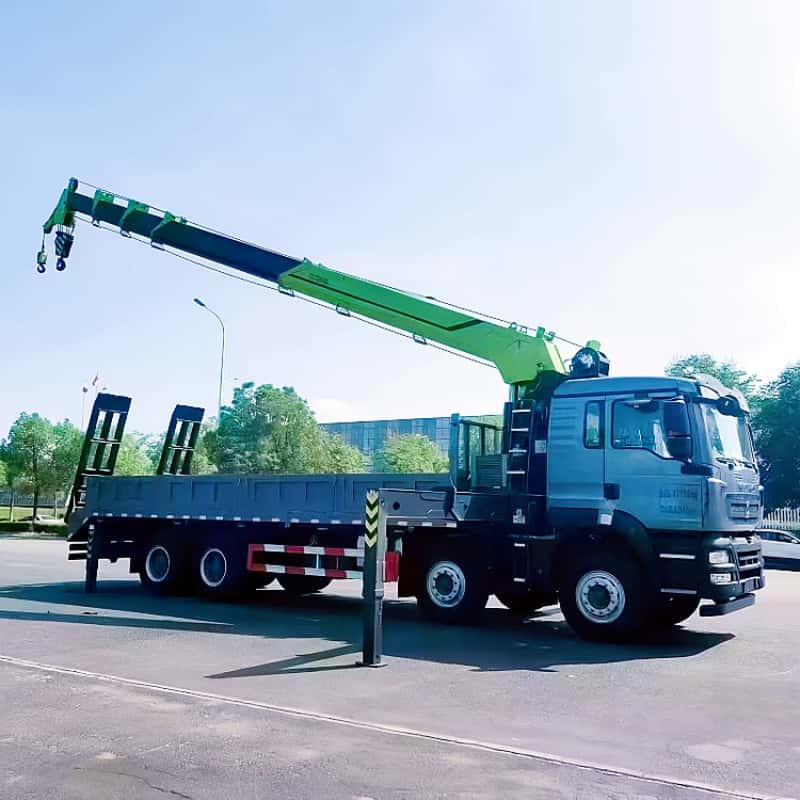 Sinotruk 14-Ton Multi-Functional Crane Truck