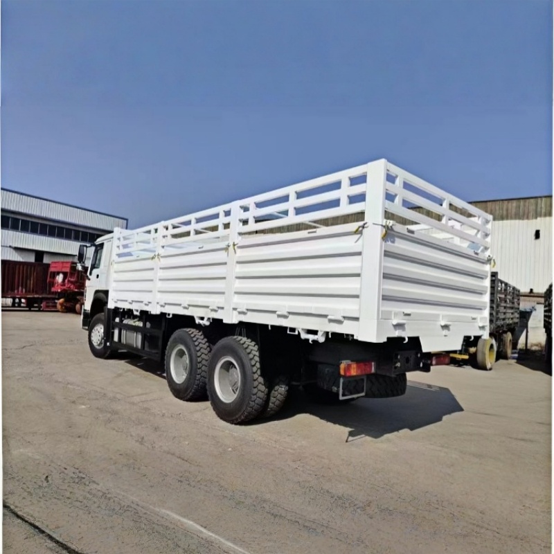 HOWO 6×4 stake truck