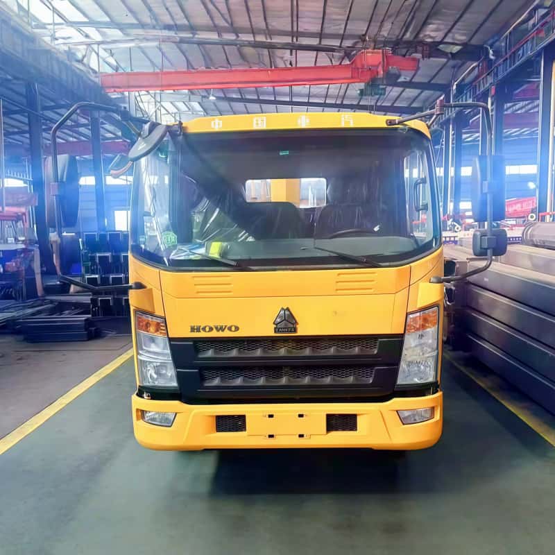 Sinotruk Crane Cargo Truck