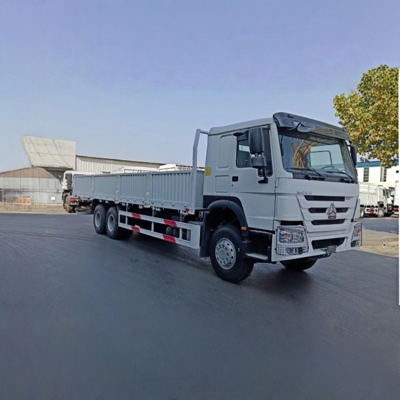 HOWO 6×4 9.6-meter stake truck