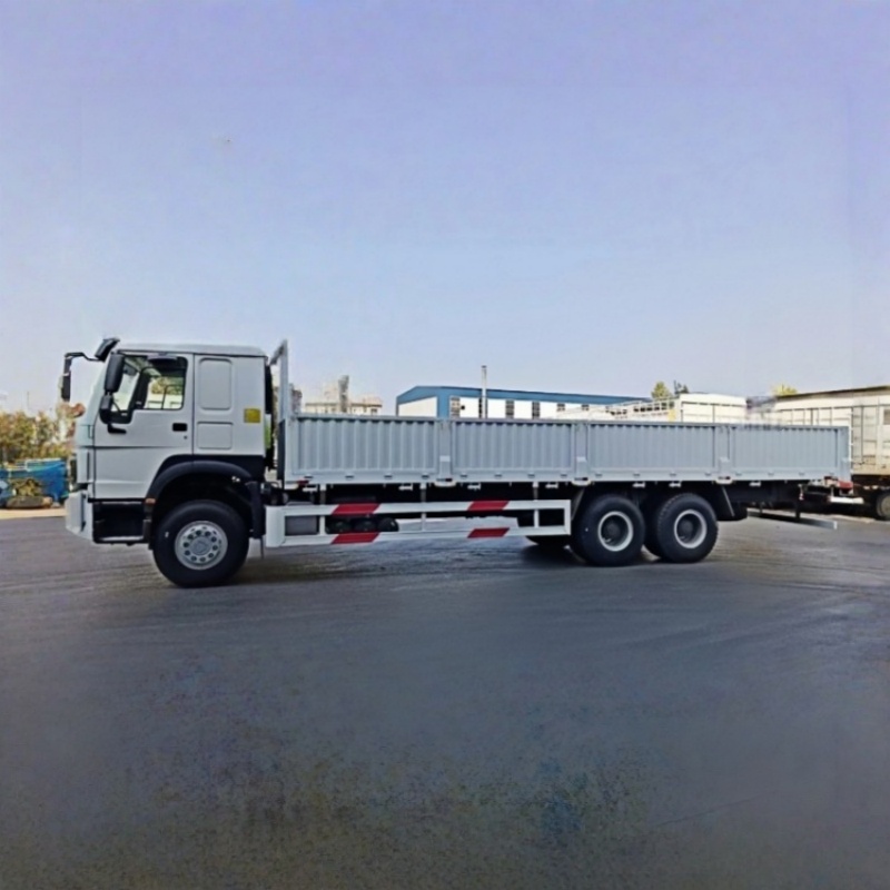 HOWO 6×4 9.6-meter stake truck