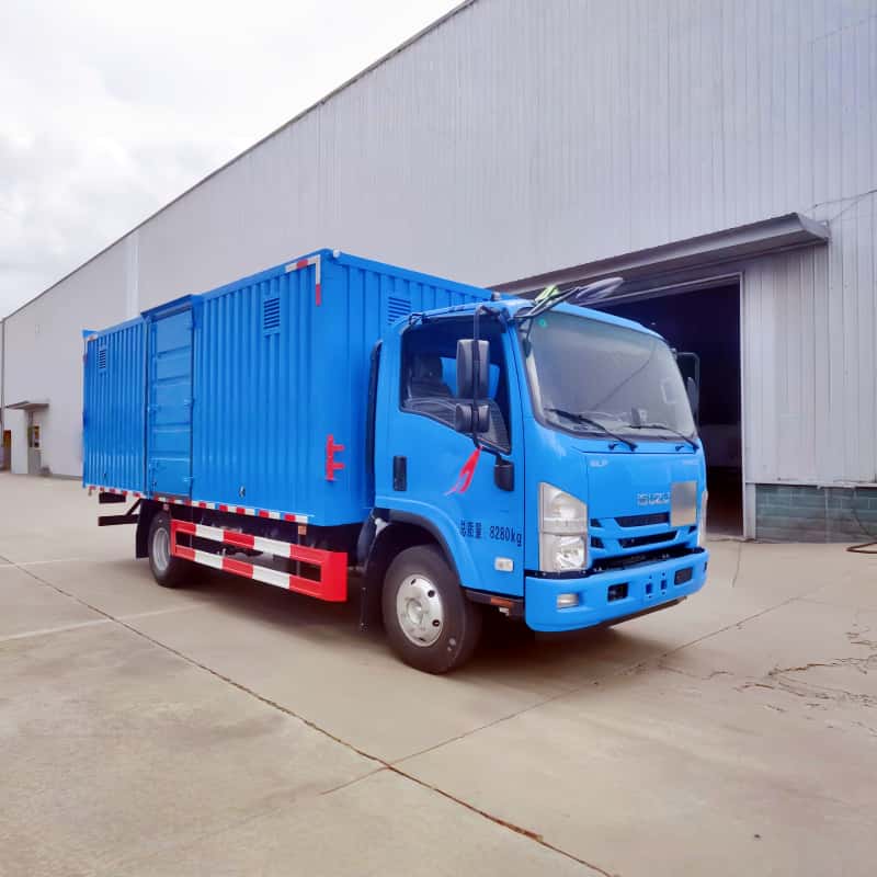Isuzu 4X2 Box Type Cargo Truck