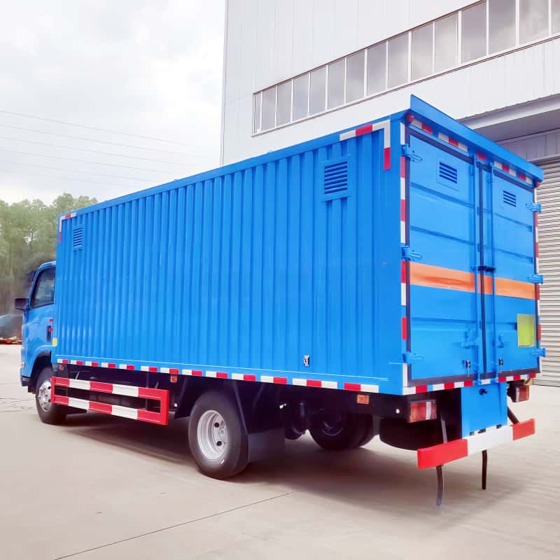 Isuzu 4X2 Box Type Cargo Truck