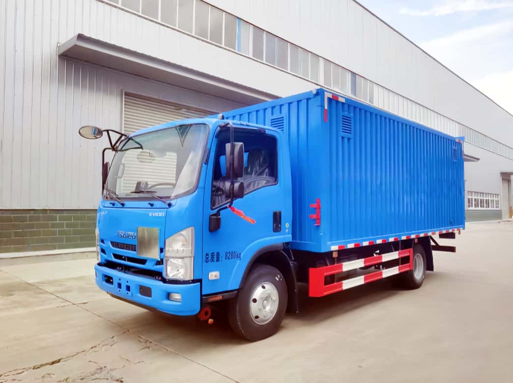 Heavy Duty Isuzu 4X2 Box Cargo Truck Isuzu 4X2 Closed Box Cargo Truck