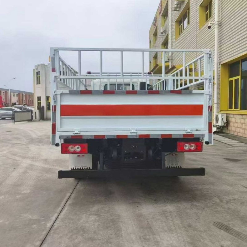 4x2 Foton Auling CTV 4.2-meter stake truck for Class II dangerous goods