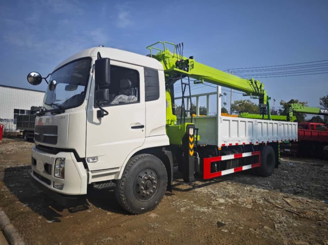 Dongfeng Boom Crane Truck Dongfeng Boom Crane Truck
