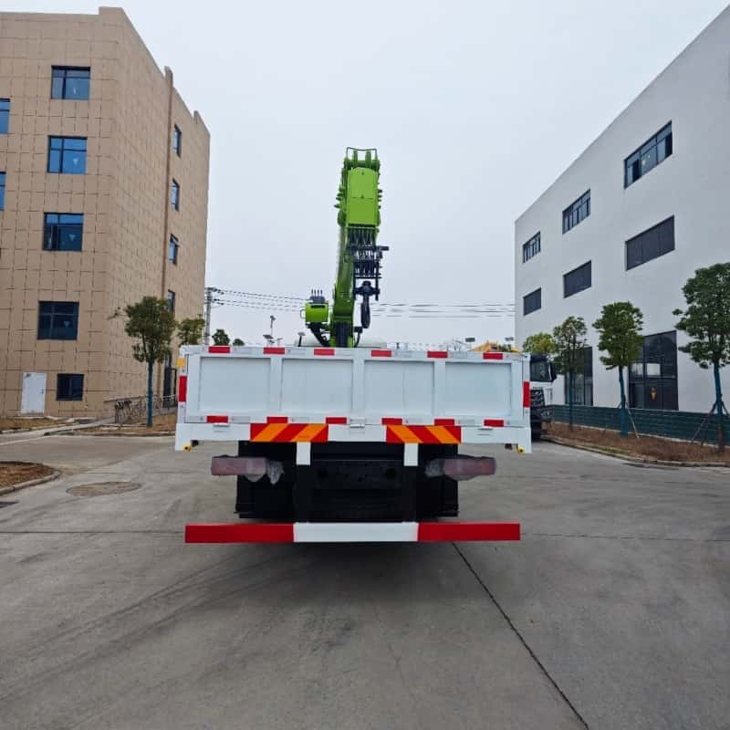 Dongfeng Tianjin 12 Ton 5-Section Boom Truck Mounted Crane