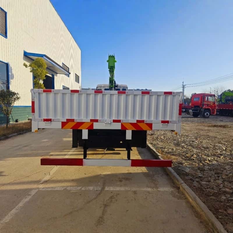 SITRAK 4x2 6Ton Hydraulic Truck Mounted Crane