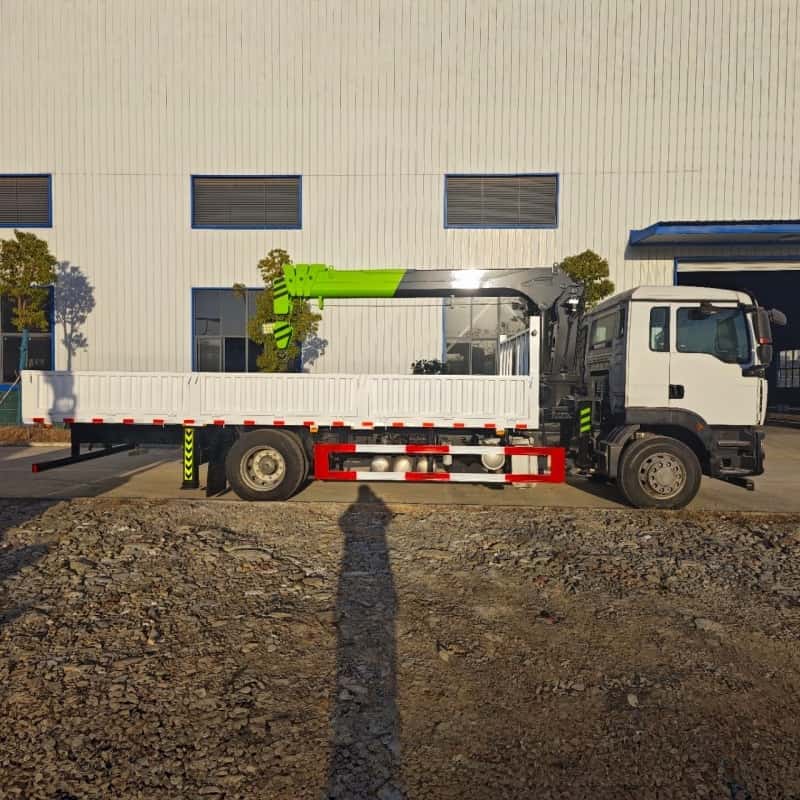 SITRAK 4x2 6Ton Hydraulic Truck Mounted Crane