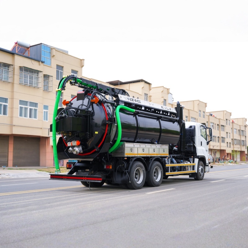 Isuzu Giga sewage cleaning and suction truck