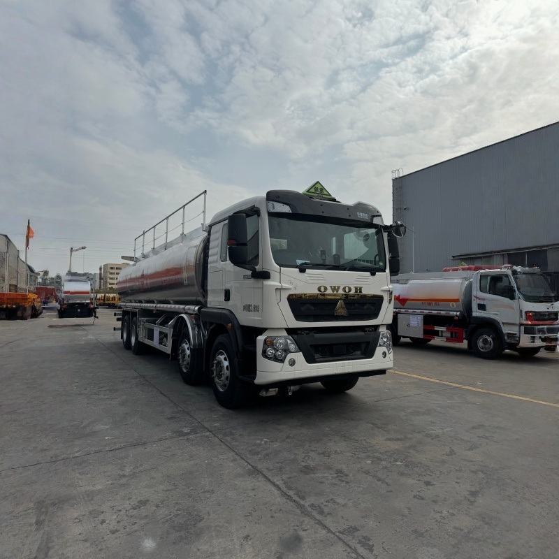 Sinotruk Howo  8×4 Aluminum Alloy Tank Truck