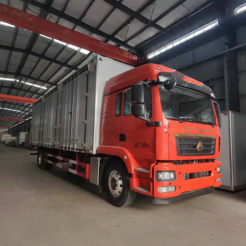 Sinotruk 290HP Blasting Equipment Transport Vehicle, 9.5m Explosives Van Truck