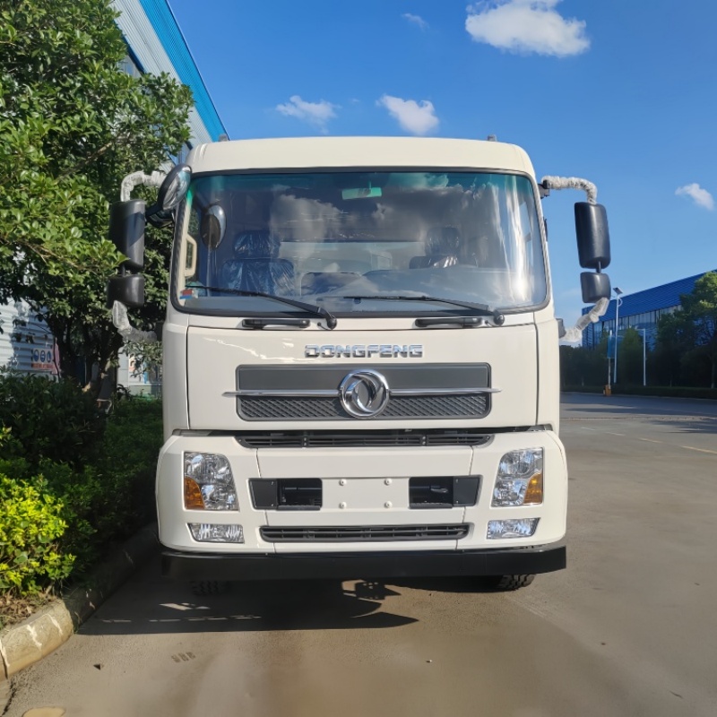 Dongfeng 12,000 Liters Fresh Milk Tanker Truck