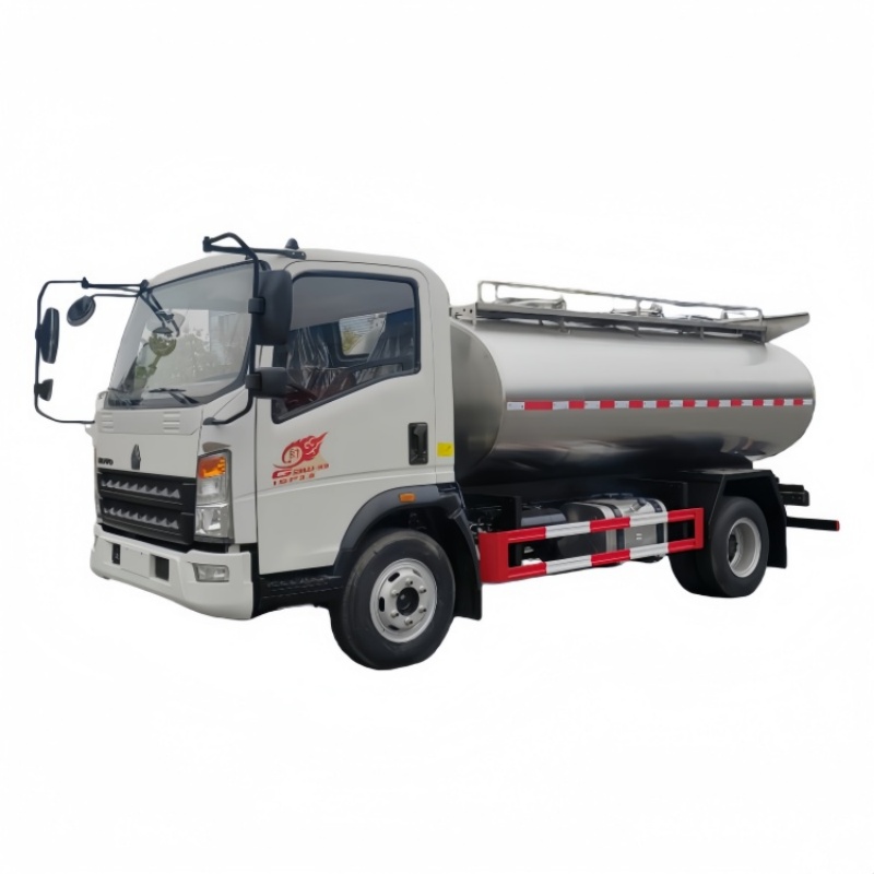 Sinotruk Howo 5000L Milk Tanker Truck with Pump