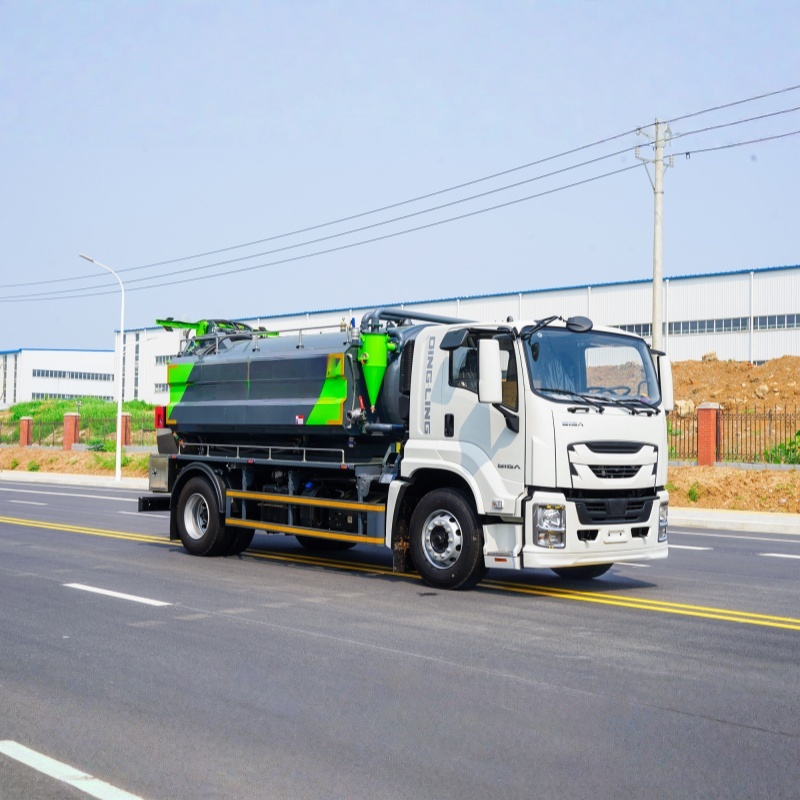 Isuzu 12000L 4×2 Sludge removal dump truck
