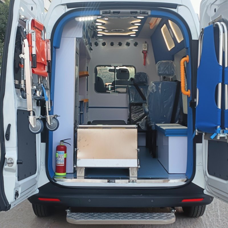IVECO Juxing Monitoring Ambulance
