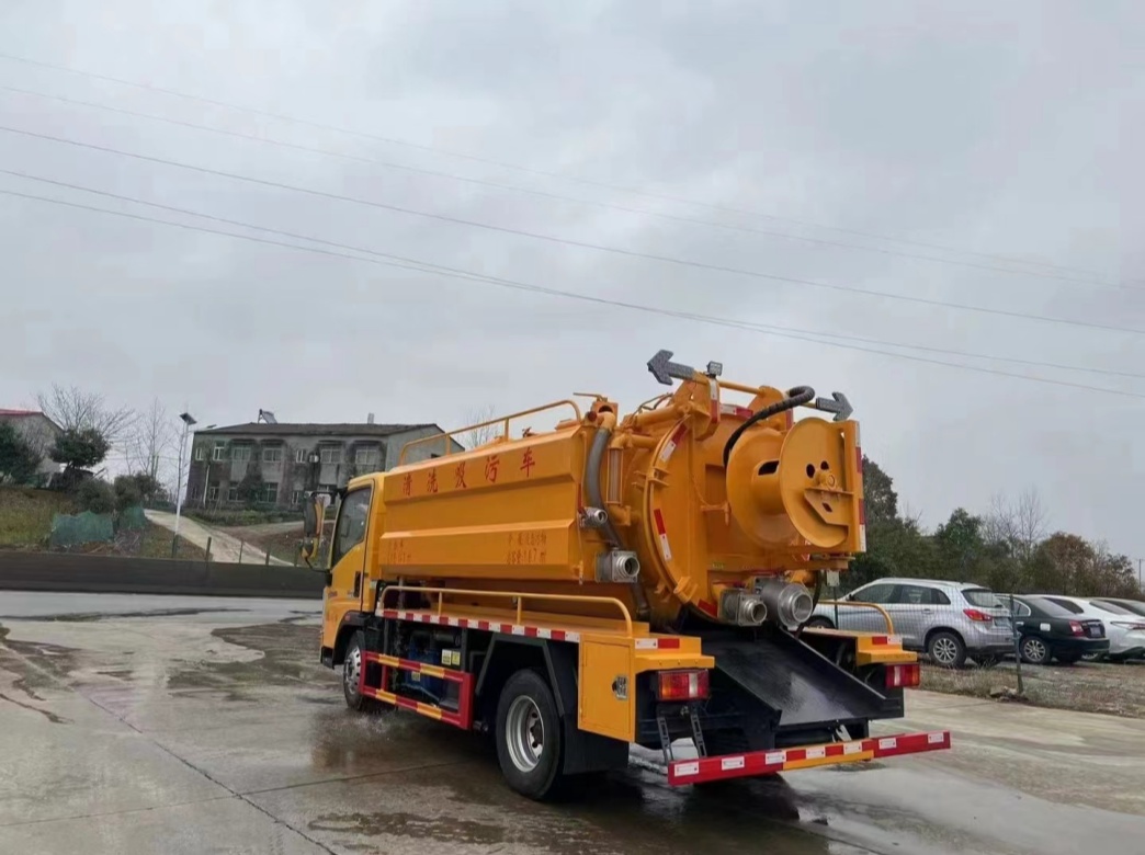 HOWO Plate Vacuum Jetting Vehicle HOWO Plate Vacuum Jetting Vehicle