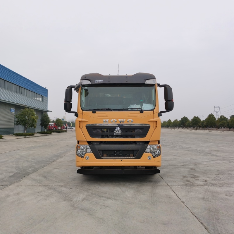 Sinotruk  Howo 8×4  33000L Sewer Jetting & Vacuum Truck