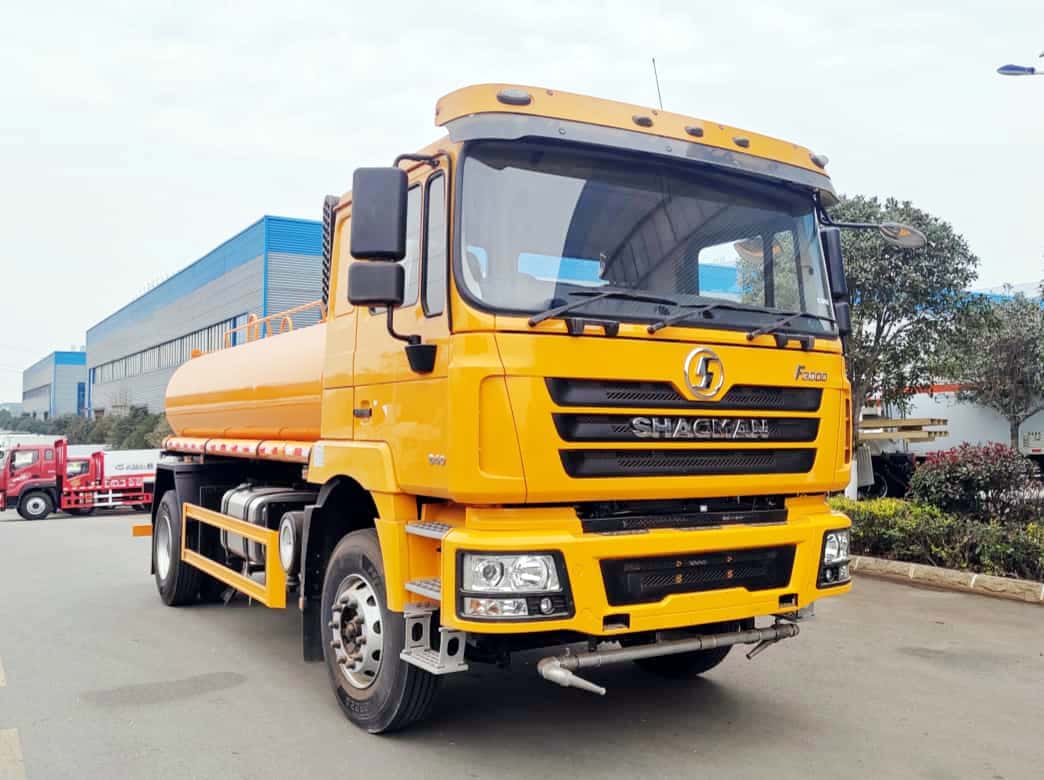 Large Capacity Shacman 10000L Sprinkler Truck Shacman 10000 Liter Sprinkler Truck