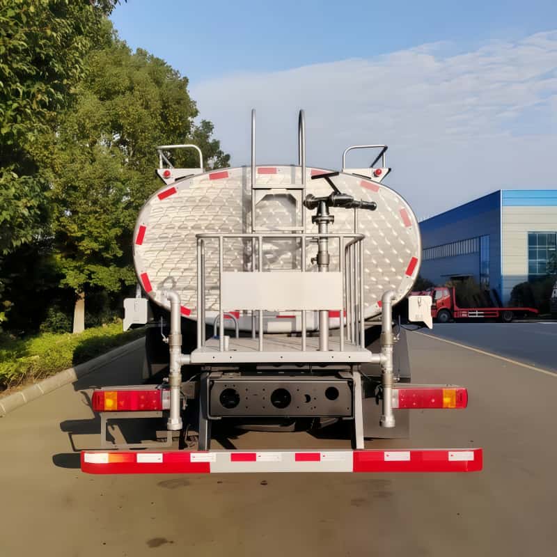 Sinotruk 12000L sprinkler