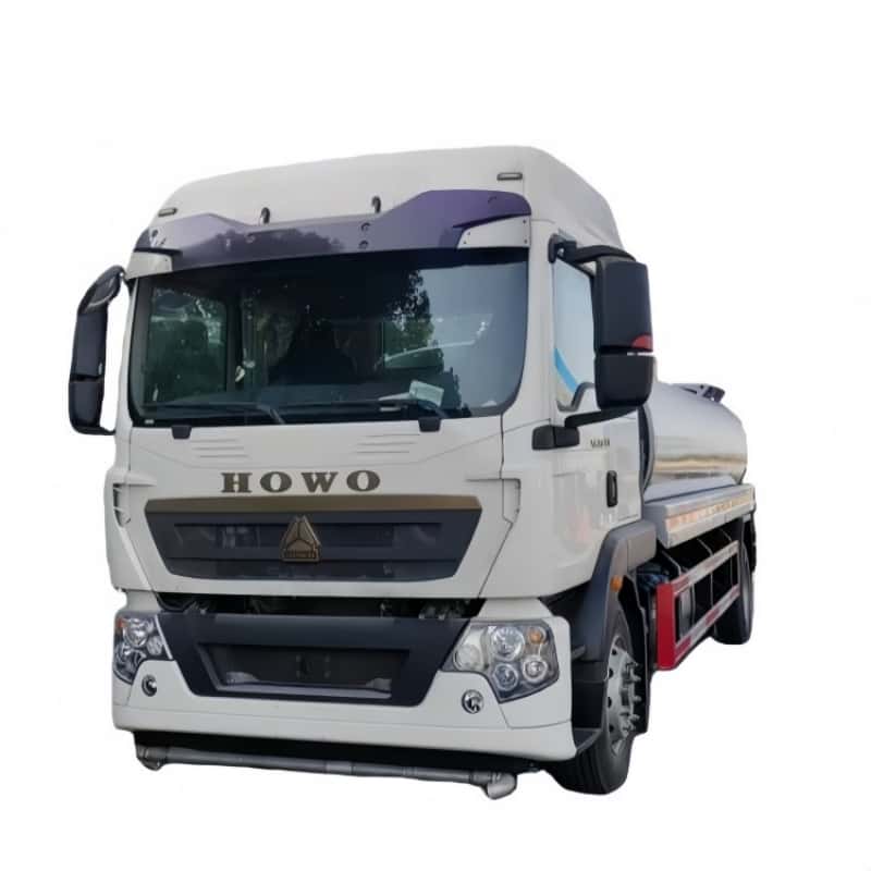Sinotruk 12000L sprinkler