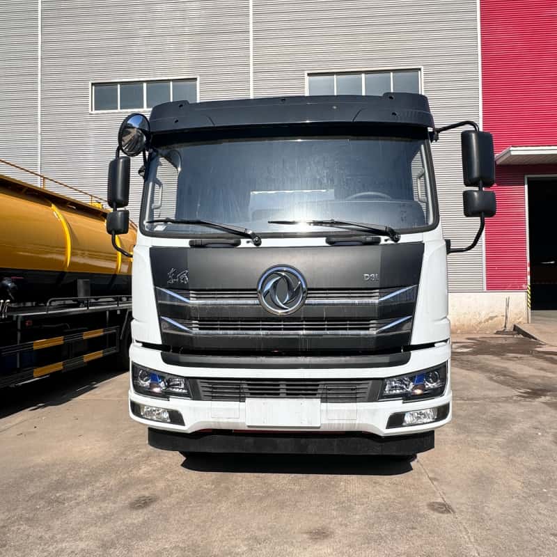 DFL 5000L sprinkler truck