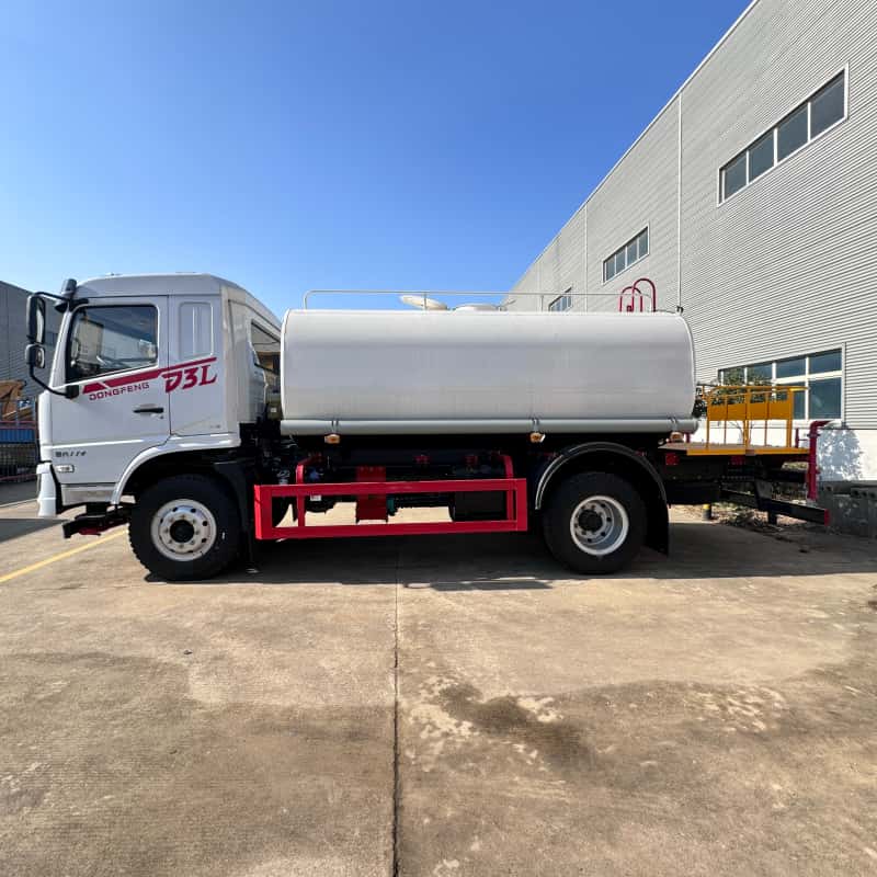 DFL 5000L sprinkler truck