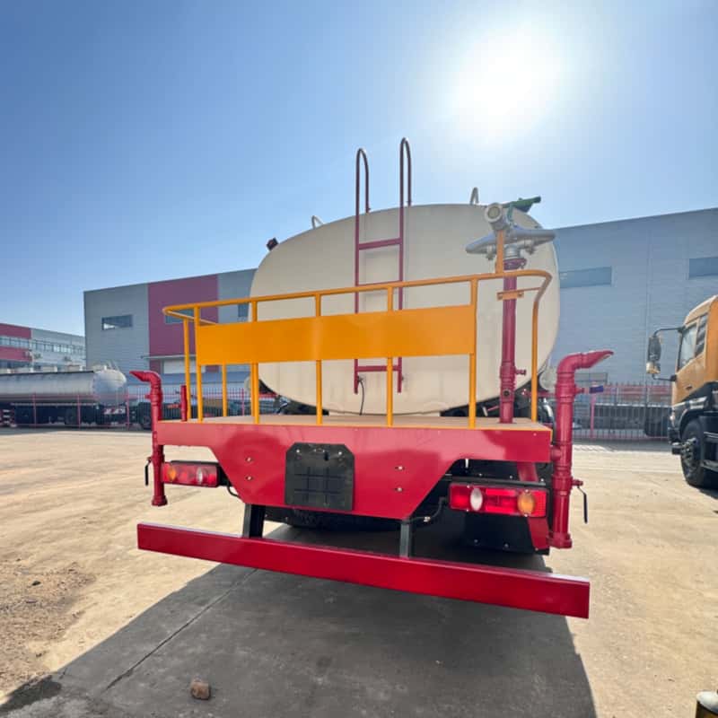 DFL 5000L sprinkler truck