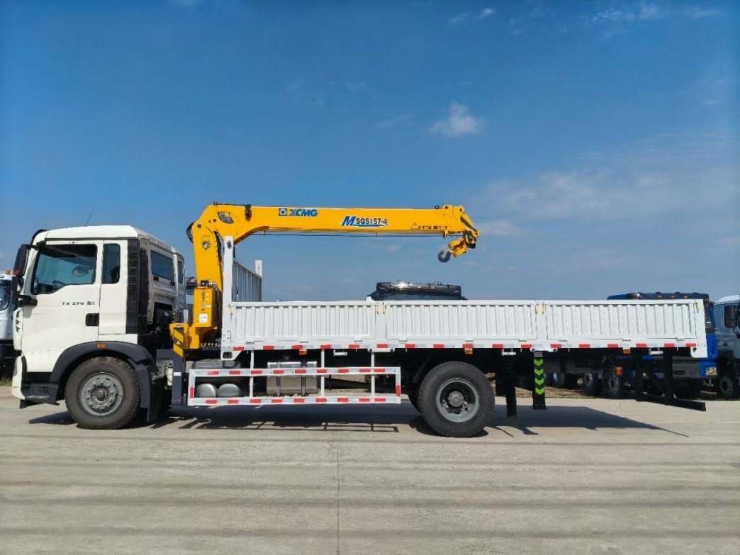 Cargo Crane Truck for Construction & Mining Cargo Crane Truck for Construction & Mining