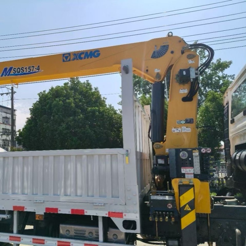 HOWO Truck Mounted Crane with XCMG Hydraulic Boom
