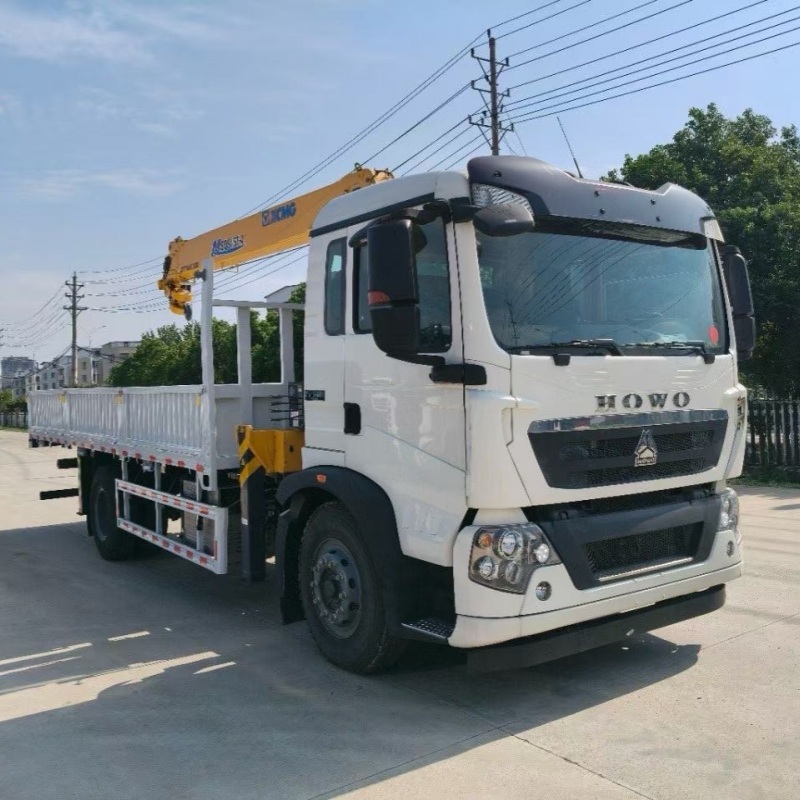 HOWO Truck Mounted Crane with XCMG Hydraulic Boom