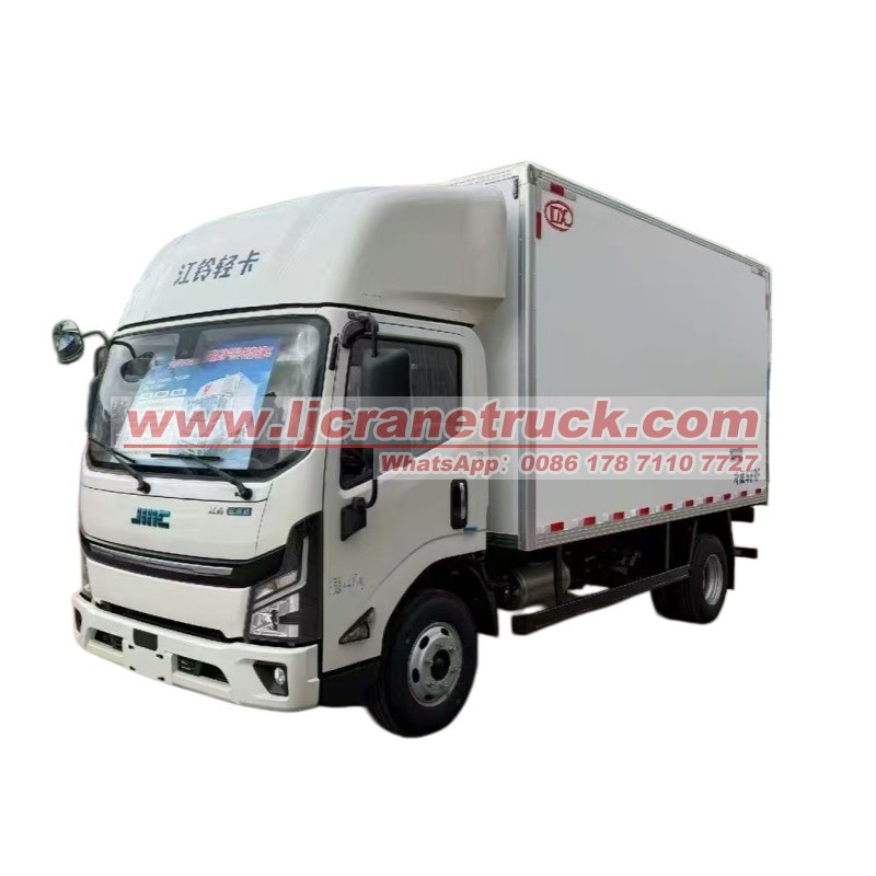 JMC 4.2-meter new energy refrigerated transport vehicle