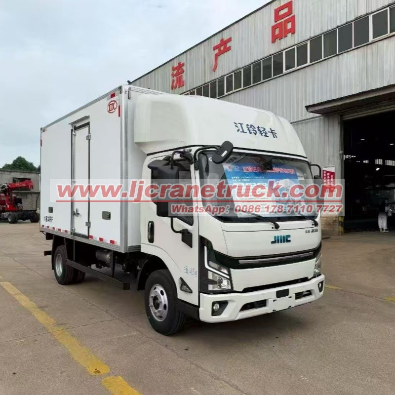 JMC 4.2-meter new energy refrigerated transport vehicle