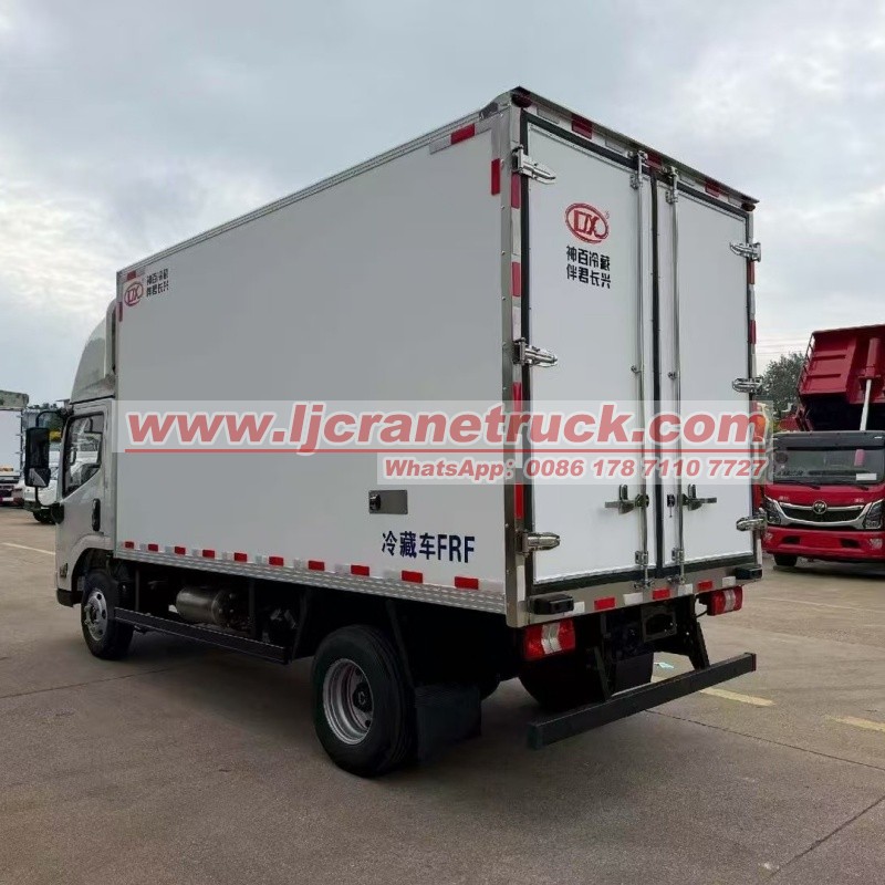 JMC 4.2-meter new energy refrigerated transport vehicle