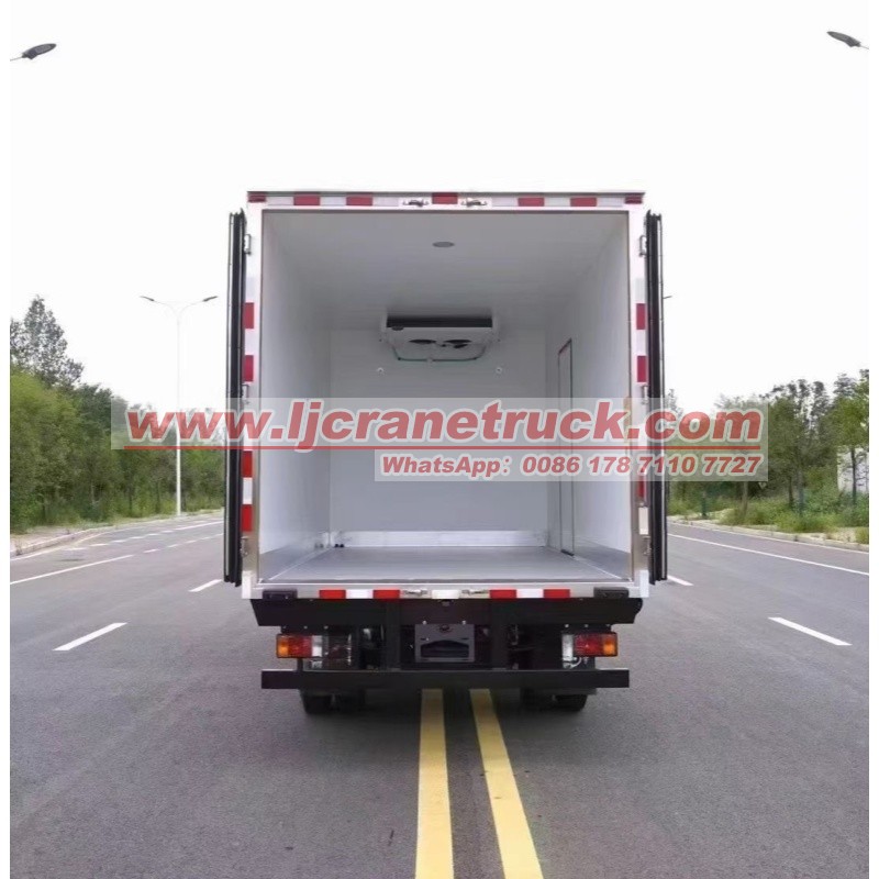 Isuzu 5 Ton Refrigerated Truck with Carrier Cooling System