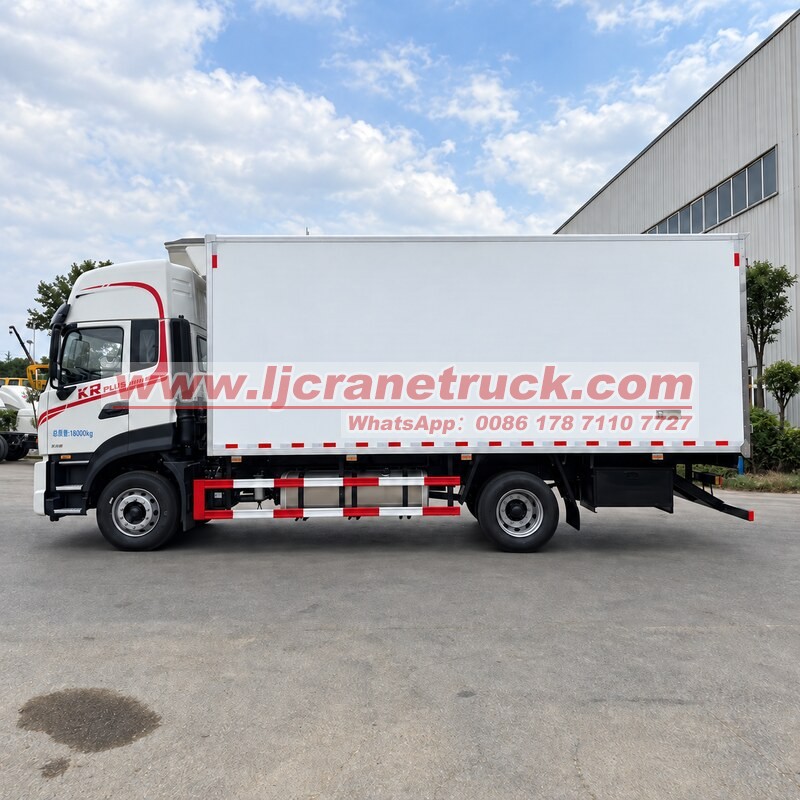 DONGFENG Tianjin 6.8m Refrigerated Truck